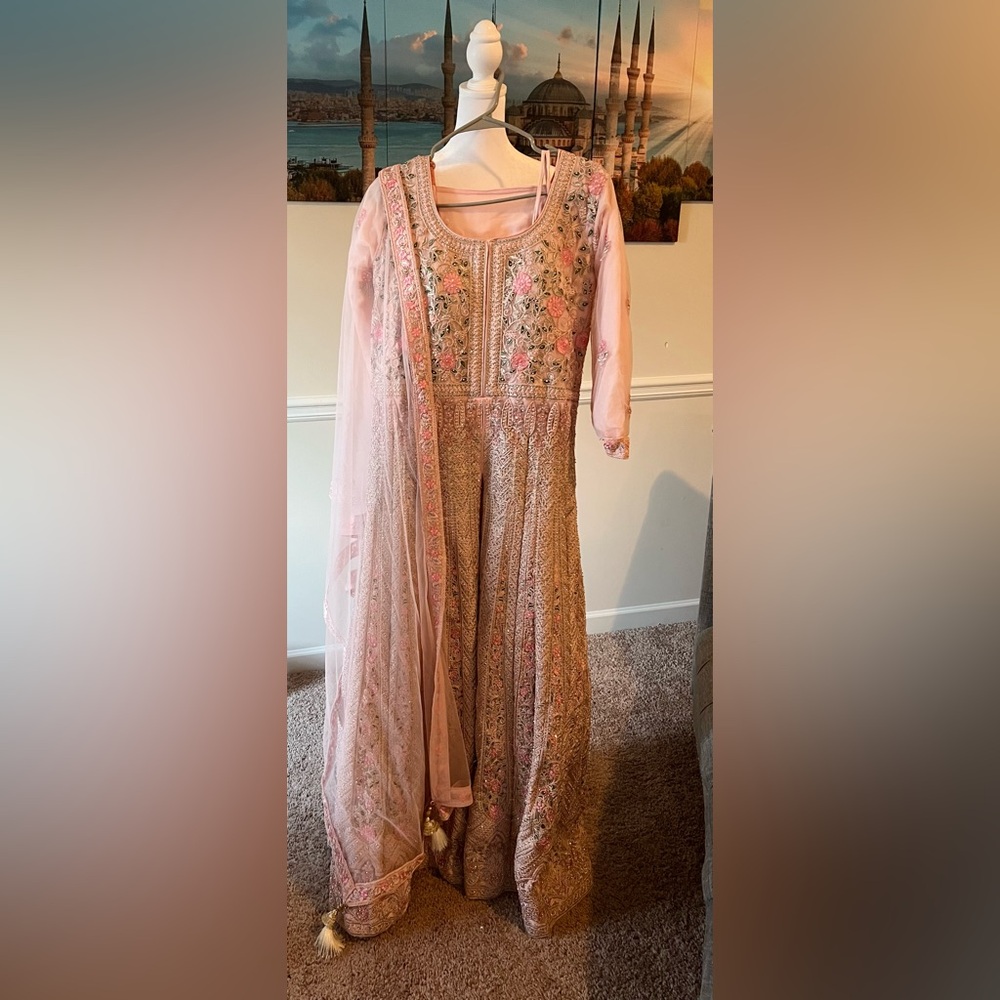 Beautiful soft pink dress!